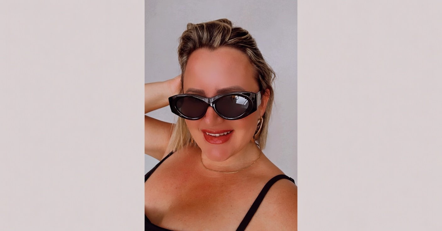 Cliente com óculos de sol retrô — Ótica Anchieta